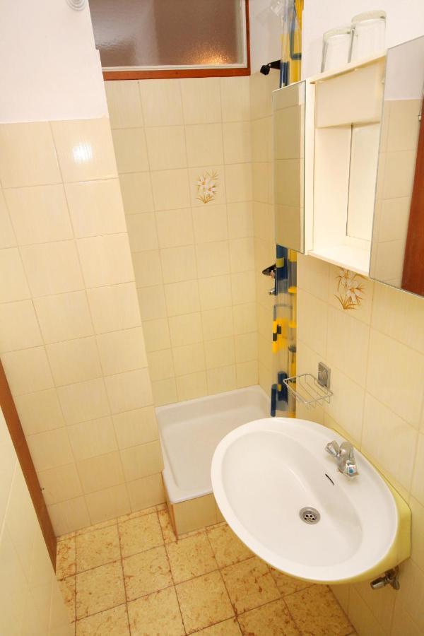 Apartments And Rooms With Parking Space Palit, Rab - 5061 Buitenkant foto